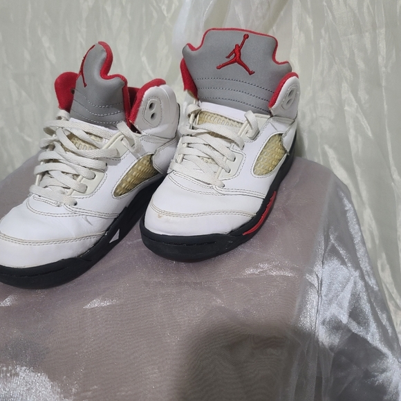 Jordan 5 Retro Fire Red Sneakers Sz: 13C - Picture 7 of 11
